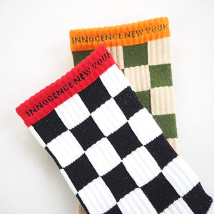 INNOCENCE CHECKER FLAG SOCKS